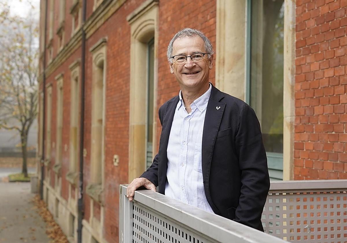 Joxerramon Bengoetxea, en la Facultad de Relaciones Laborales y Trabajo Social del campus de Álava.