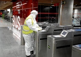 Las medidas de protección contra el Covid-19 obligaron a reducir la actividad de la estación de autobuses y de los servicios de todo el complejo.