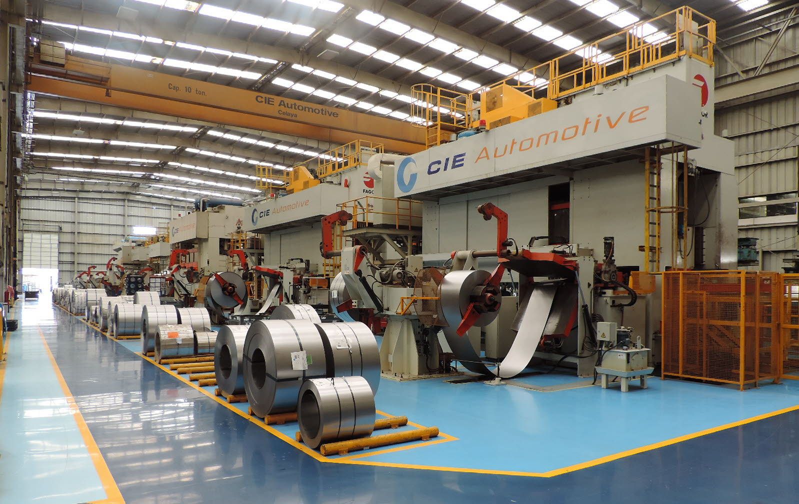 La primera andanada de Trump golpea a BBVA y a las empresas de automoción vascas