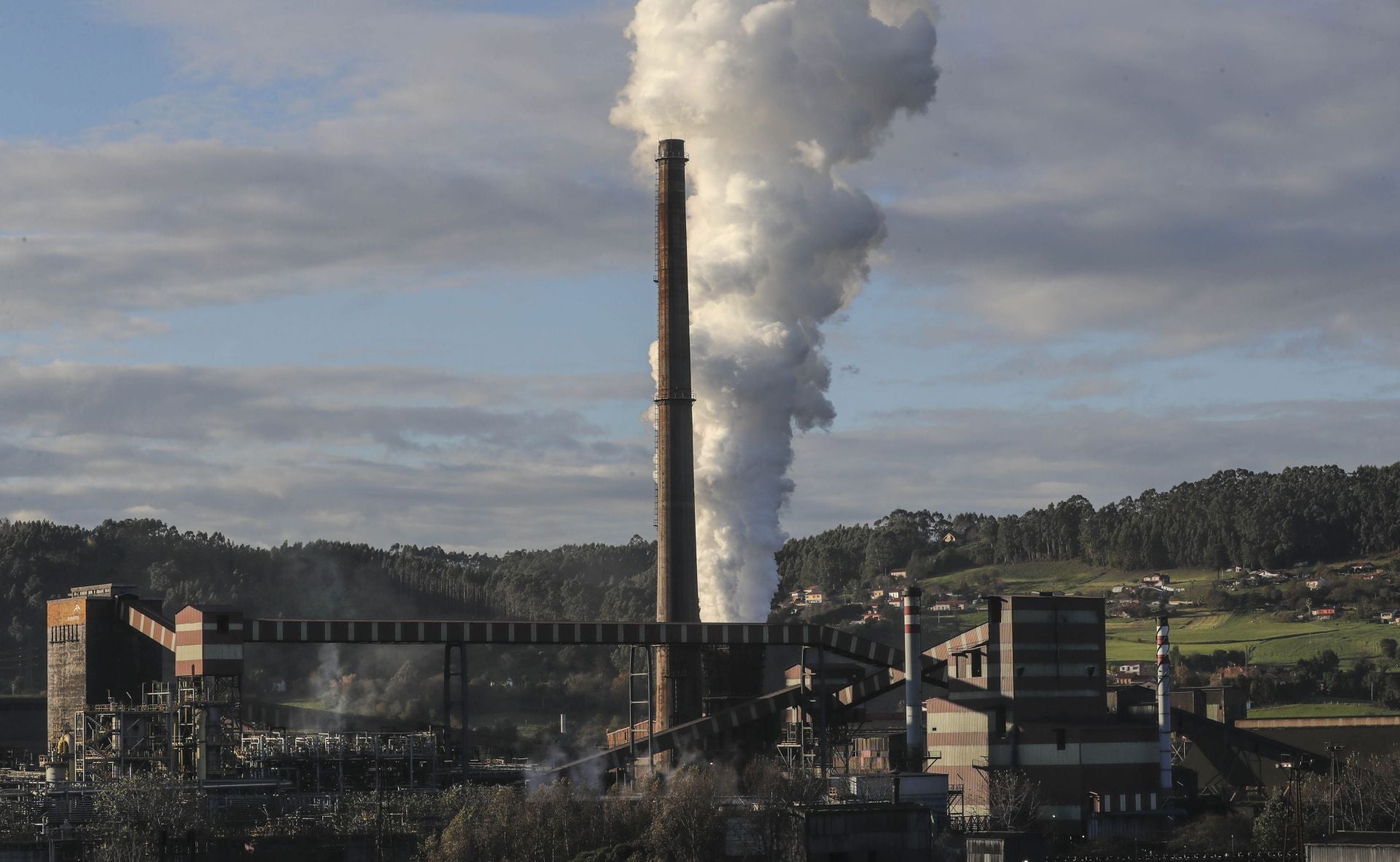 SOS del acero europeo: «¿cuántos cierres de plantas tienen que producirse para que la UE despierte?»