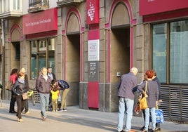 Entrada de las oficinas del Instituto Foral de Bienestar Social