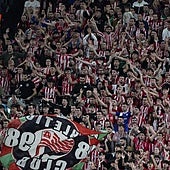 Huelga de animación: silencio en el fondo roto por cánticos esporádicos y la celebración de los goles