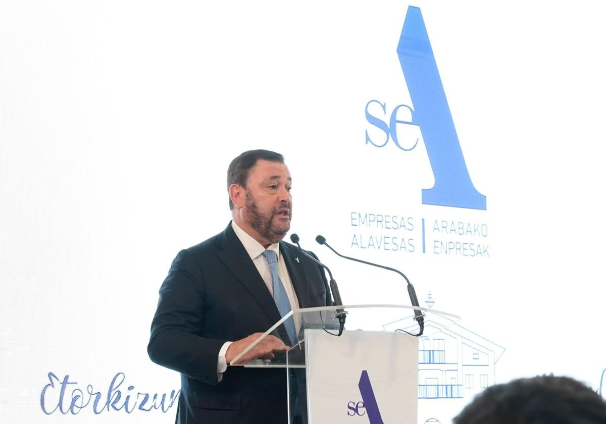 Sánchez Corchero durante el evento de inauguración la nueva sede de SEA Empresas Alavesas.