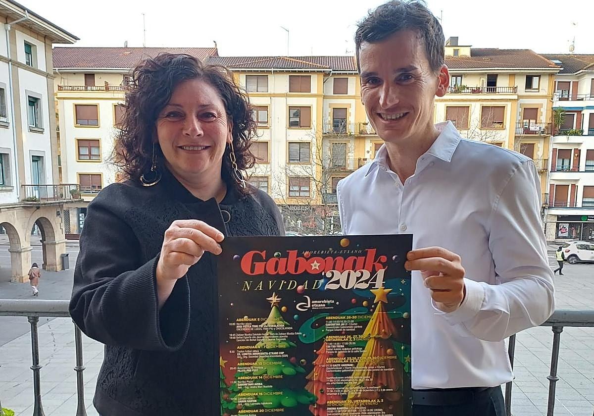 La alcaldesa, Ainhoa Salterain y el concejal de Cultura, Koldo Bilbao, presentación la programación.