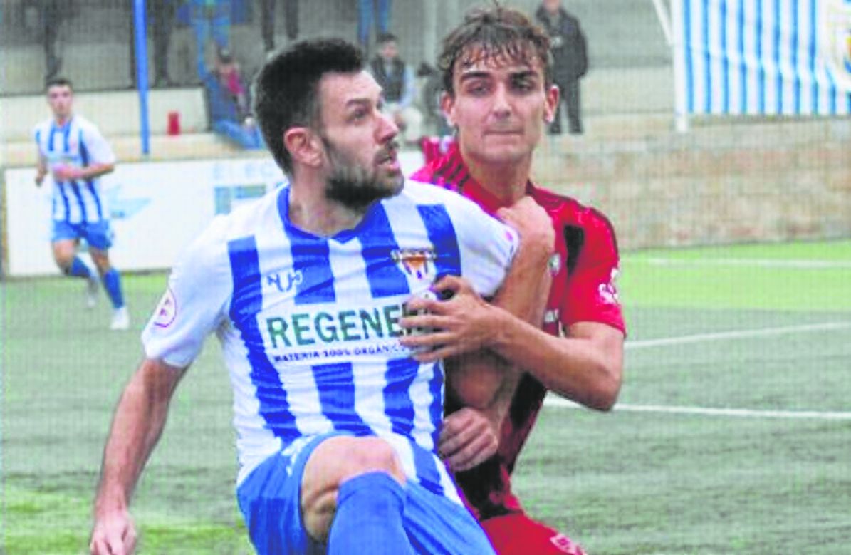 El Arenas se atasca ante el Izarra, aunque el empate le permite mantener el liderato