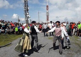 El grupo de la villa ha difundido la cultura y las danzas vascas por toda España y el extranjero, desde Estados Unidos a Bulgaria.