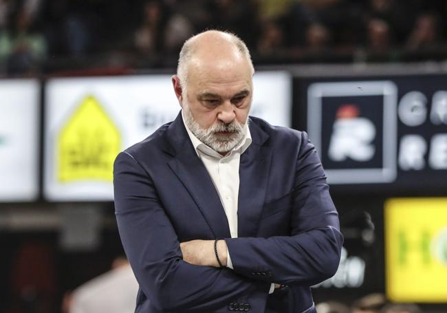 Pablo Laso, cabizbajo tras la dolorosa derrota del domingo.