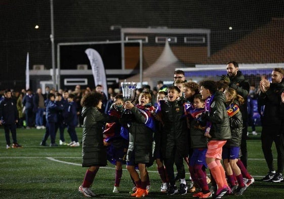 El Barcelona, campeón de la Amorebieta-Etxano Cup en la edición anterior.