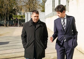 'Chacho' Coudet, junto al presidente del Alavés.