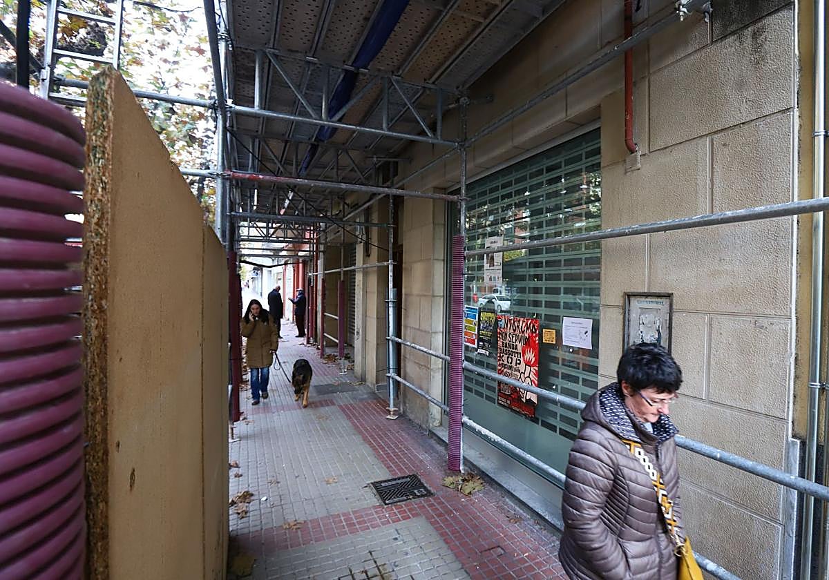 El local de La Estación lleva cerrado desde que hace más de dos años lo dejara la perfumería Douglas.