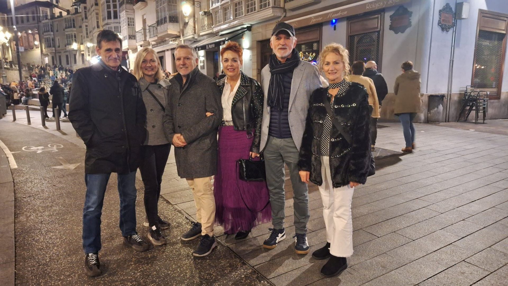 Roberto Pérez, Isabel Porras, Aitor Buendía, Isabel Lekunberri, Moisés Artaechebarrieta y Puri Gómez.