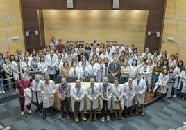 Foto de familia de parte de la plantilla de Cruces.