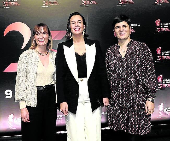 Amaia Antxustegi, Itxaso Berrojalbiz y Arantza Atutxa.