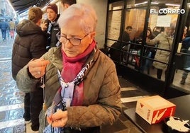 Teresa pronostica una victoria albiazul con su péndulo.