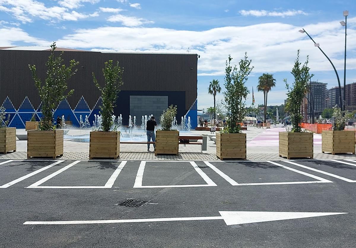 La nueva ubicación del PIN será el aparcamiento del parque recientemente inaugurado del puerto pesquero.