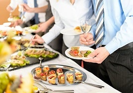 Abusos de los restaurantes en las comidas y cenas de Navidad: menú cerrado o cobrar un plus por la reserva