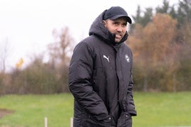 Coudet, bajo la lluvia durante el último entrenamiento del Alavés.