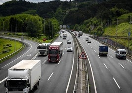 El siniestro se produjo en el kilómetro 27 de la autovía del Txorierri.