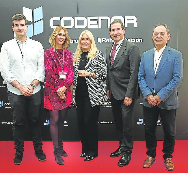 Jon Ansoleaga, Leire Blasco, Nuria Pérez, Eduardo Andrade y Pablo Nistal.