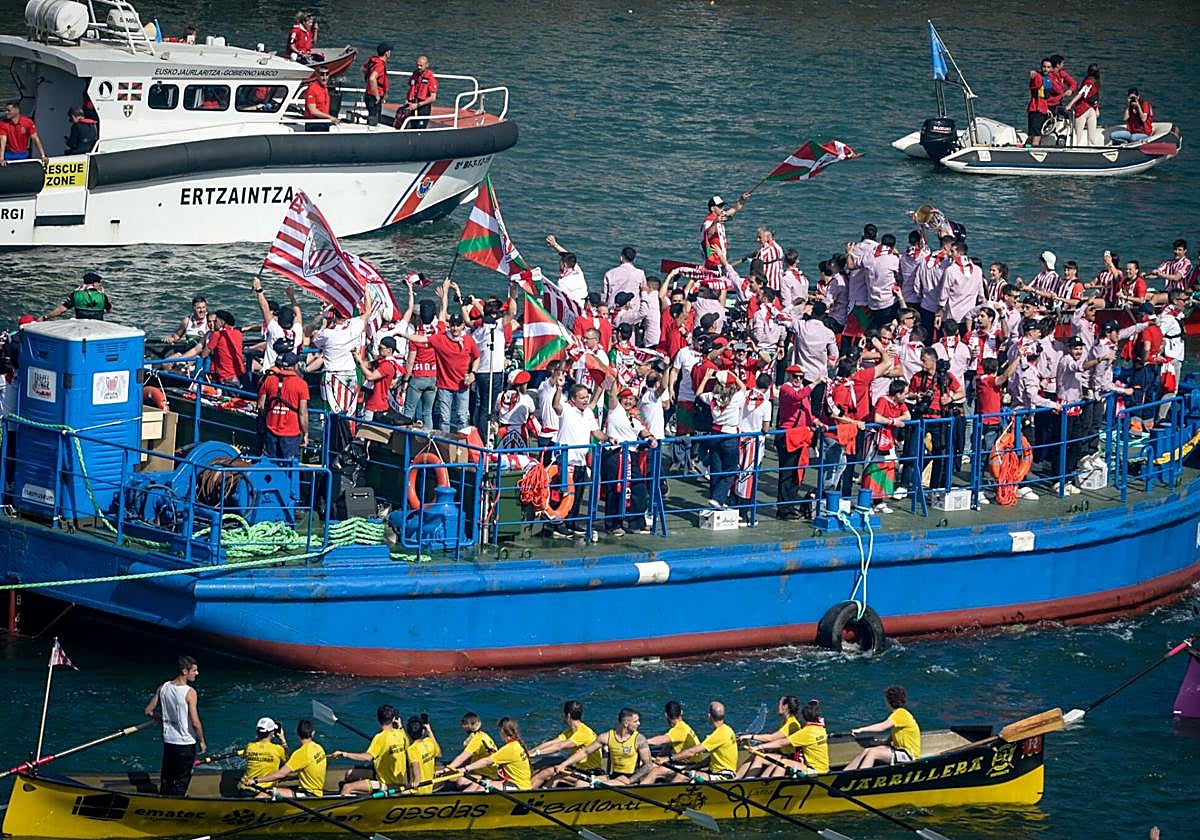 El deseado décimo de la gabarra entre la afición del Athletic para la Lotería de Navidad: «Ha volado»