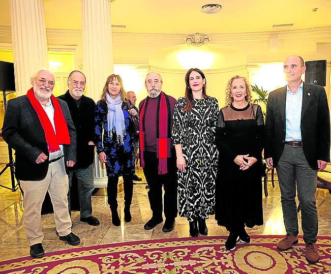 Marino Montero, Ramón Barea, Marta Uriarte, Luis Valdés, Leixuri Arrizabalaga, María Jesús Cava y Álvaro Parro.