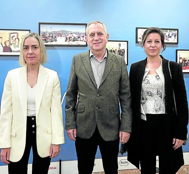 Mar Mendibe, Alfredo Rodríguez-Antigüedad y Cristina Llarena.