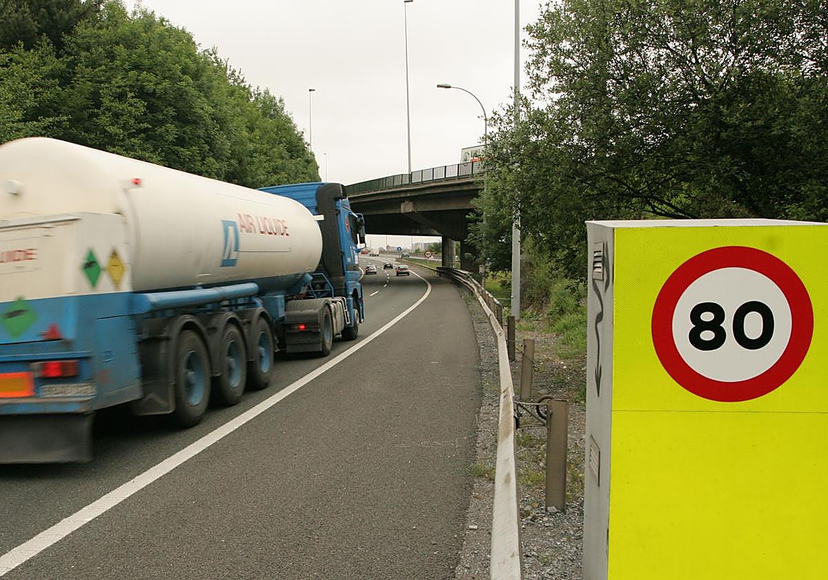 El motivo de la DGT para decidir en qué carreteras debe haber un radar de velocidad