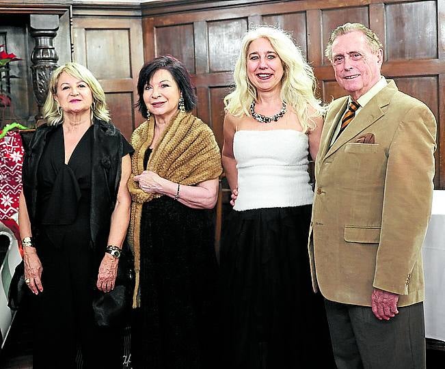 Pilar Velasco, Begoña Atxalandabaso, María Oña y Carlos Fernández de Avilés.