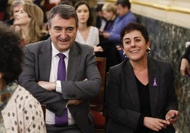 Aitor Esteban y Mertxe Aizpurua en el Congreso.