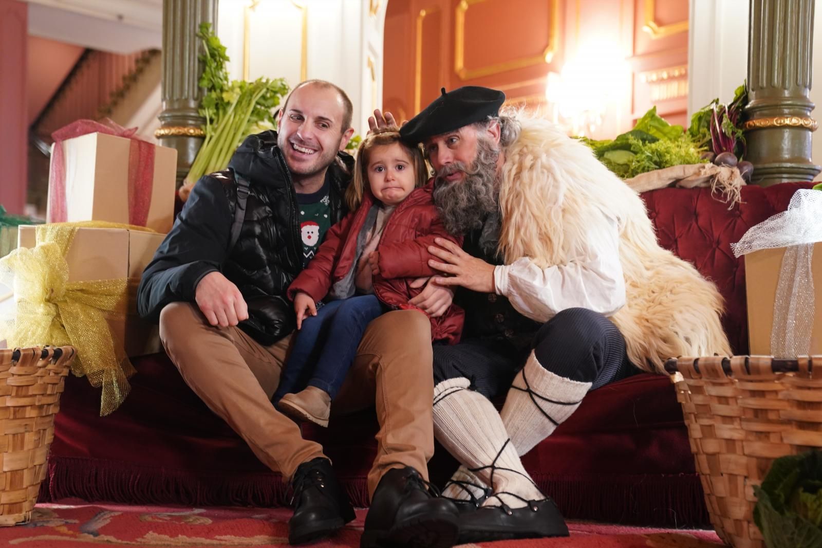 Olentzero y Mari Domingi reciben las últimas cartas de Navidad en Bilbao