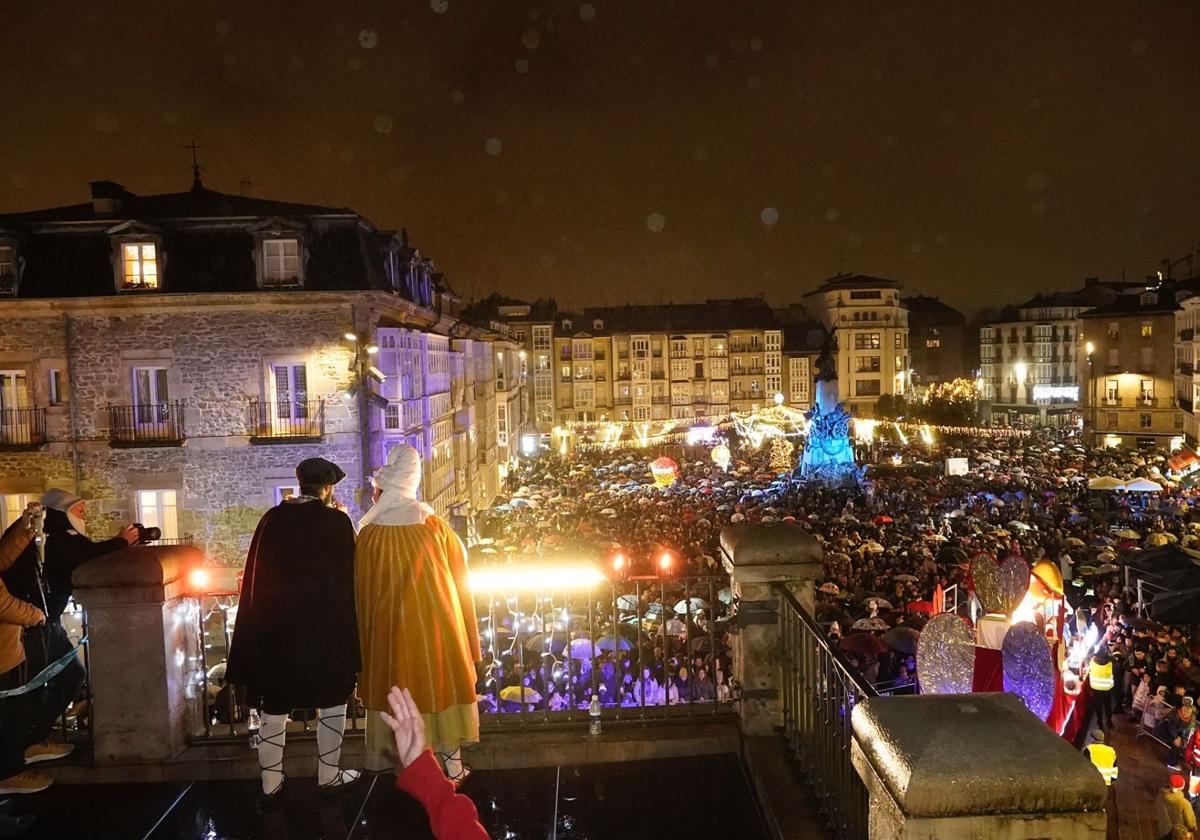 Las imágenes del desfile de Olentzero y Mari Domingi