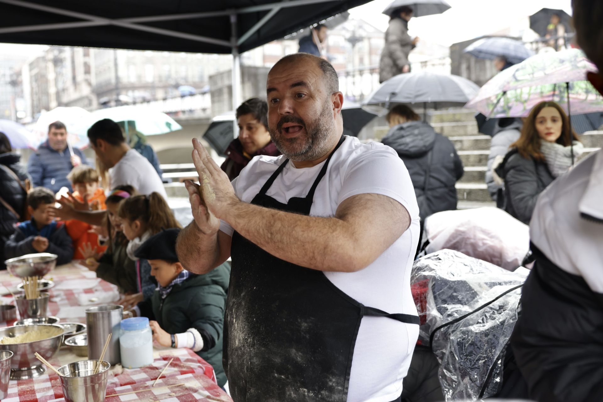 Olentzero y Mari Domingi reciben las últimas cartas de Navidad en Bilbao