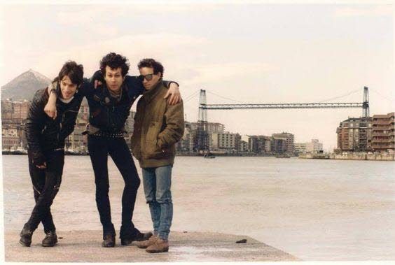 Eskorbuto nunca aceptó la etiqueta de rock radical vasco, pero quedaron englobados en el movimiento.