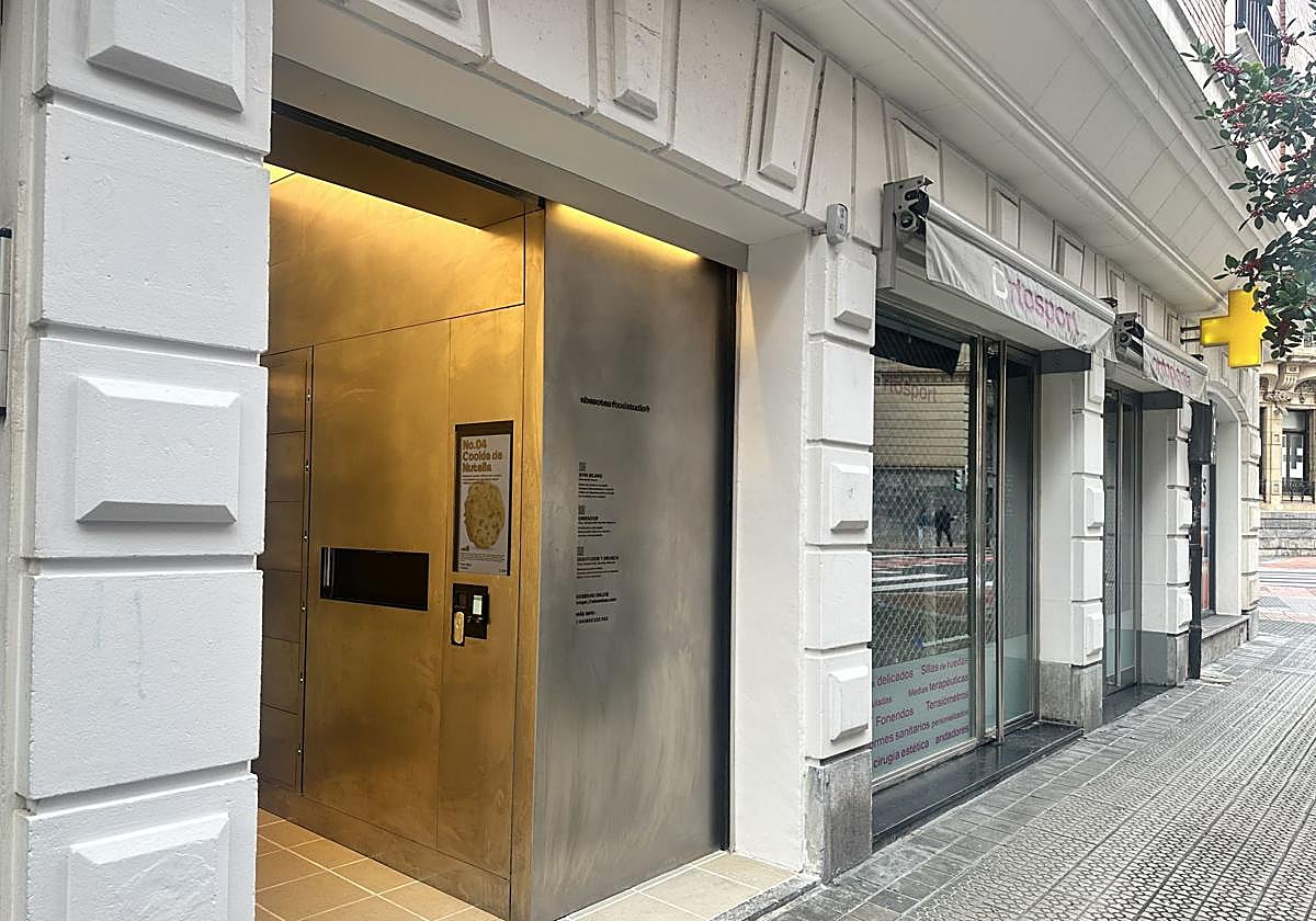 Llega a Bilbao una máquina de 'vending' llena de dulces caseros... hechos con amor por una familia vizcaína.