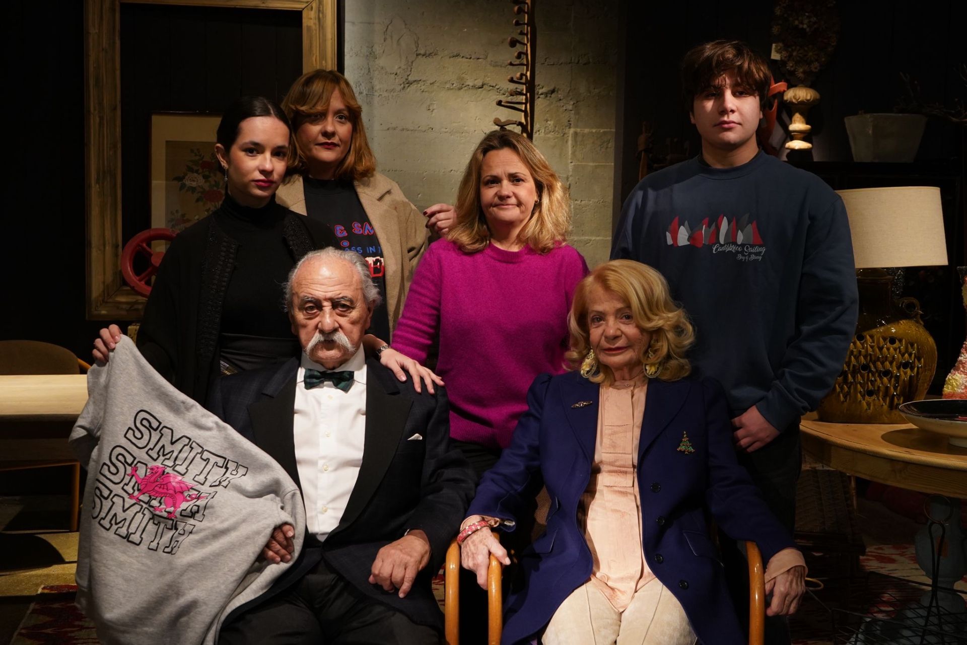 Los Smith, abuelo y nieta, reinventan las sudaderas que triunfaron en los 80 en Bizkaia