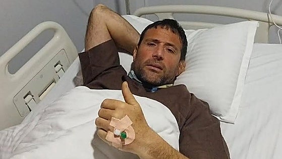 Alex Txikon, operado de urgencia de apendicitis en Katmandú
