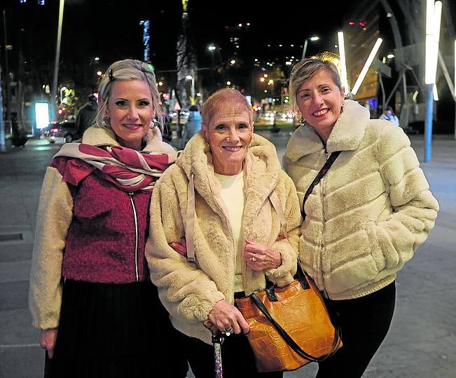 María Jesús Martín, Guadalupe González y Carmen Martín.