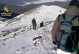 Uno de los momentos del rescate en el Pico San Lorenzo