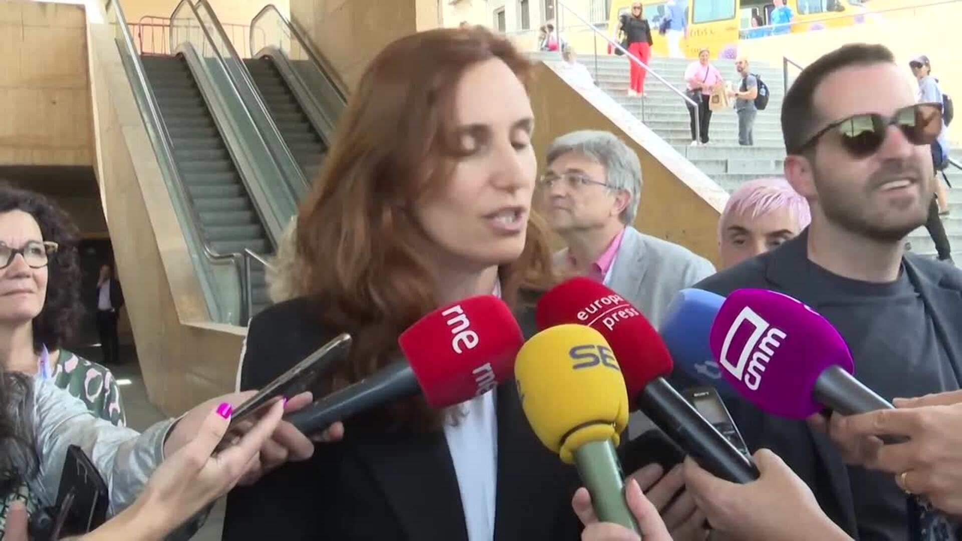 Sanidad también trabaja para incorporar la crema solar como una prestación