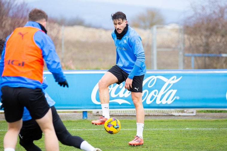 Facundo Garcés, durante el entrenamiento del Alavés.