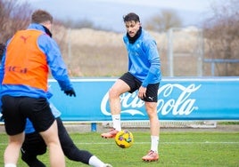 Facundo Garcés, durante el entrenamiento del Alavés.