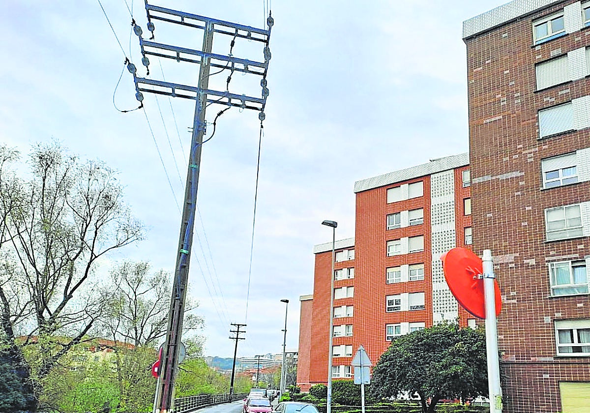 Los residentes de Aldapa en Getxo censuran que «somos de segunda porque es el único con estas torres».