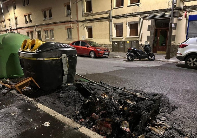 Queman dos contenedores esta noche en Vitoria