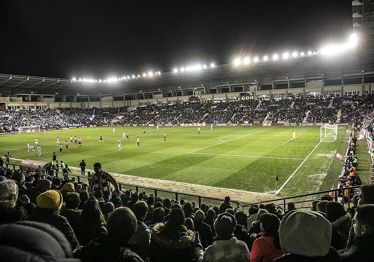 Imagen de Las Gaunas en el partido entre UD Logroñés y la Real Sociedad