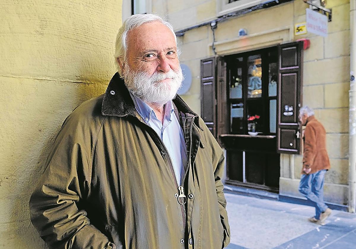 La poesía no ocupa un lugar menor en la obra de Miguel Sánchez-Ostiz, autor de cerca de 80 libros.