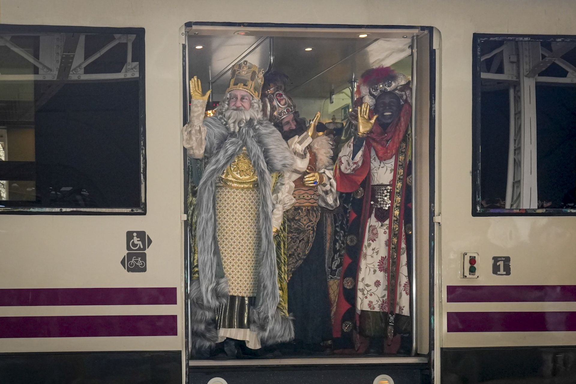 Las imágenes de la llegada de los Reyes Magos a Vitoria