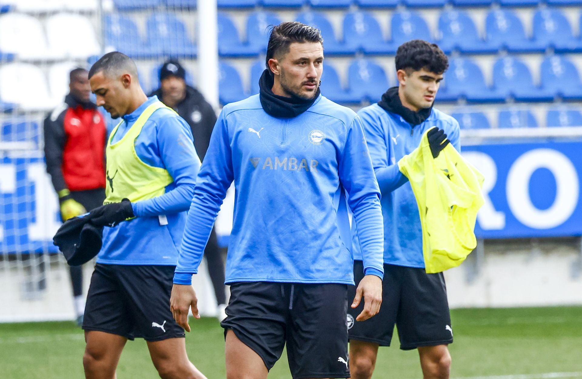 El Alavés se abraza con su afición