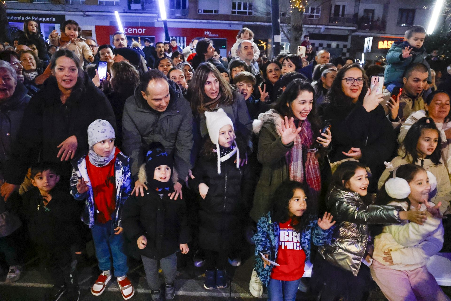 Las imágenes de la cabalgata de los Reyes Magos en Vitoria