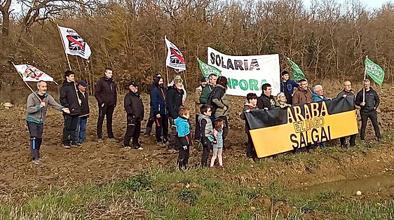 Piden suspender el parque solar Vitoria 1 e investigar los restos arqueológicos de Iturrein