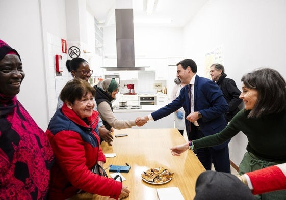 Pradales, Melgosa y Segura, durante la visita al centro Hargindegi.